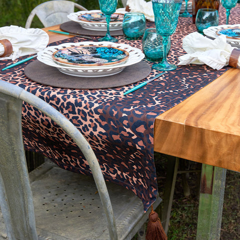 Camino de mesa Leopardo café