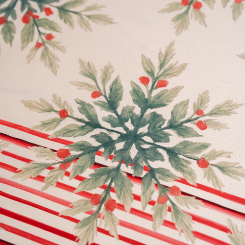 Mantel Holly Trellis